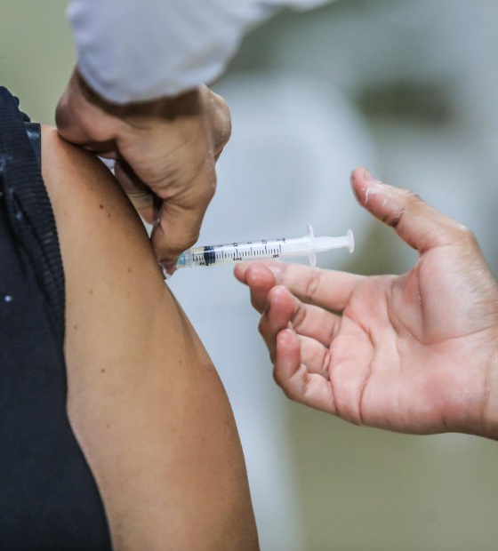 Prefeitura realiza Dia D de vacinação para trabalhadores do transporte público