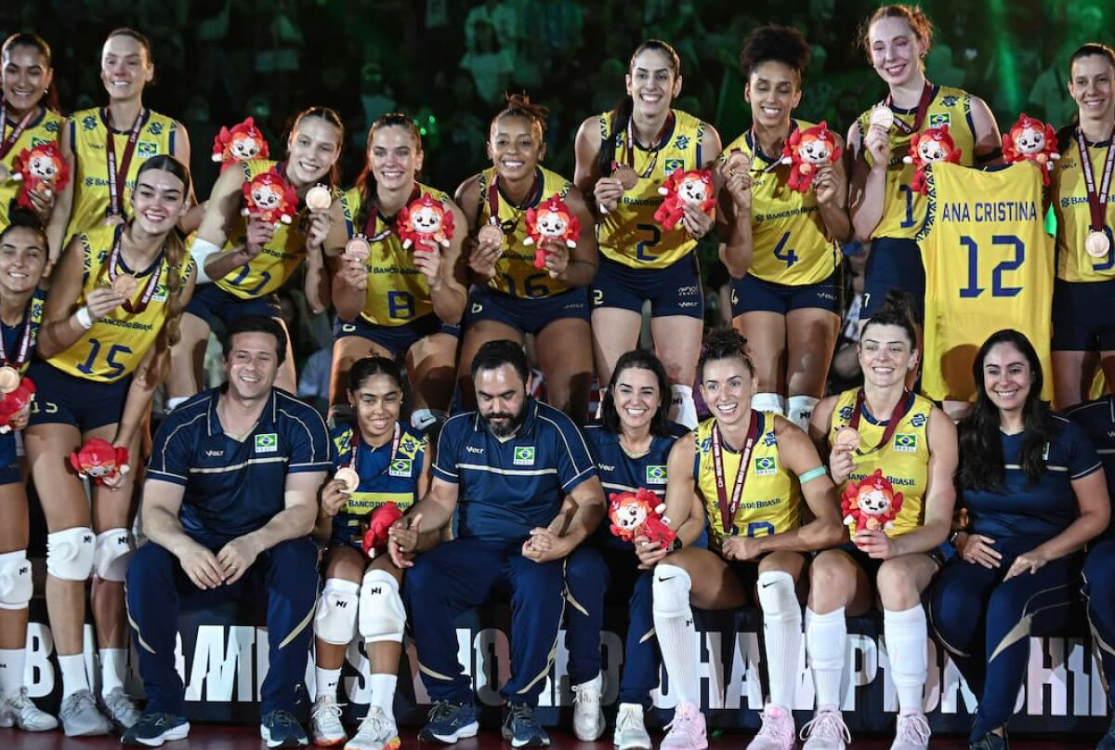 Seleção feminina vence o Japão e fica com o bronze no Mundial de vôlei
