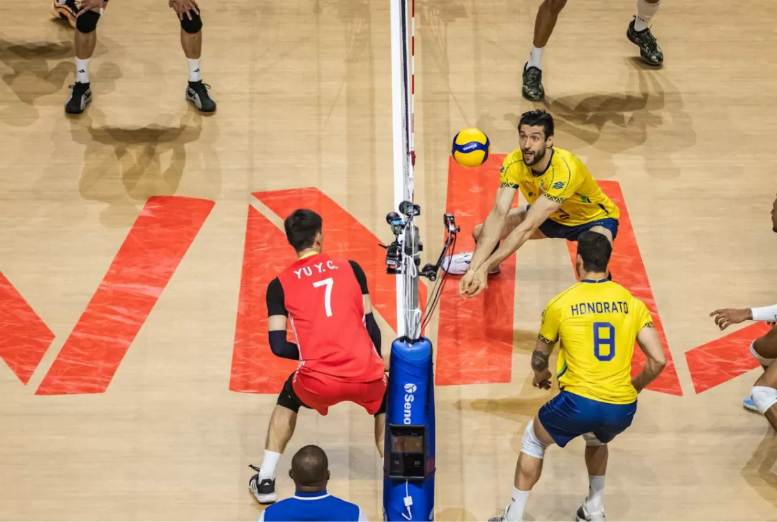 Seleção masculina leva susto, mas vence a China na estreia do Mundial de vôlei