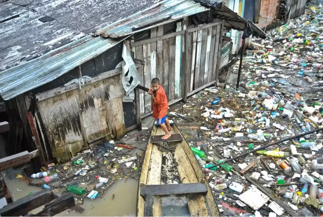 Amazonas é o segundo rio mais poluído por plástico do mundo, aponta estudo