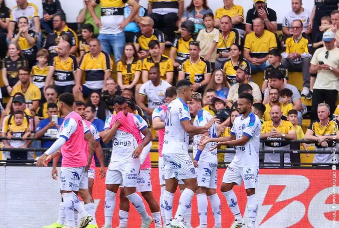 Paysandu vence o líder Criciúma e mantem vivo objetivo de permanência na Série B