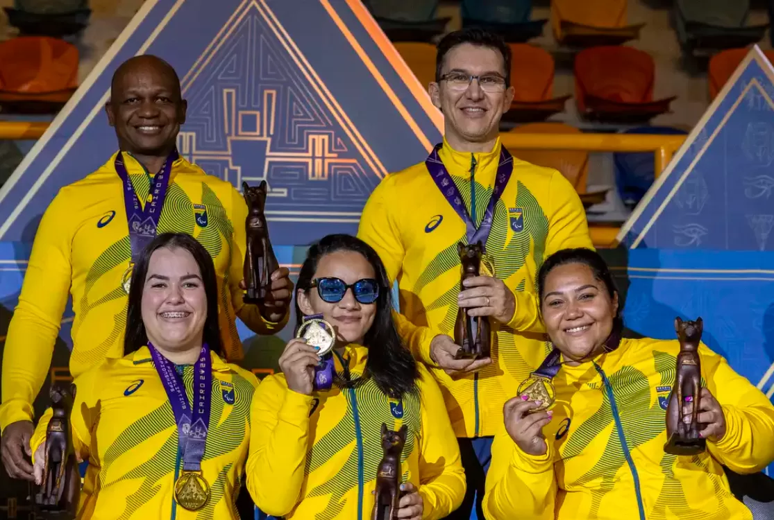 Brasil conquista o ouro no Mundial de halterofilismo nas equipes femininas