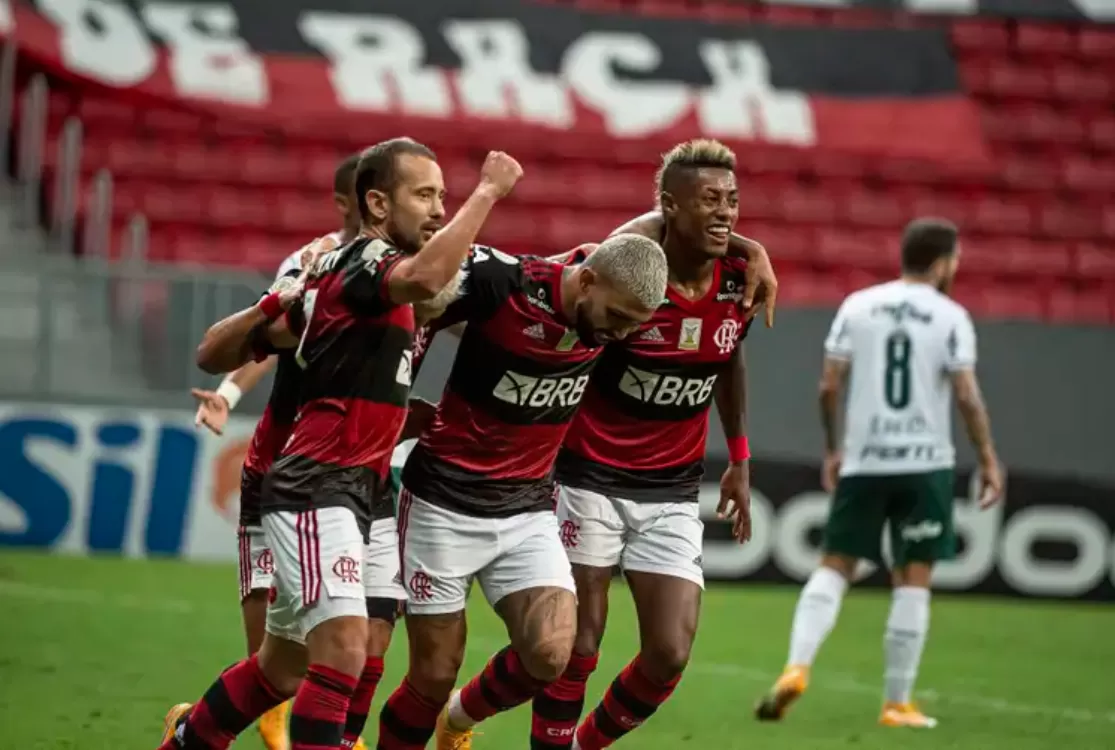 Palmeiras tem erros individuais, Pedro se destaca e Flamengo vence final antecipada