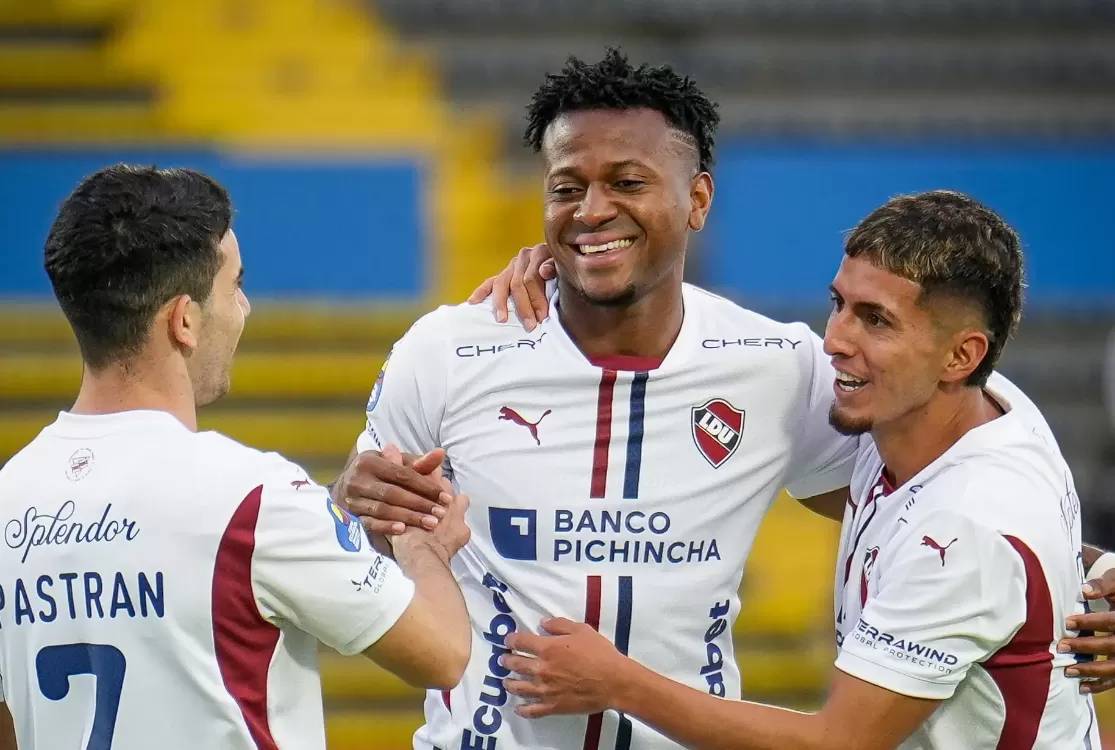 Palmeiras faz jogo tenebroso, leva baile da LDU e se complica na Libertadores