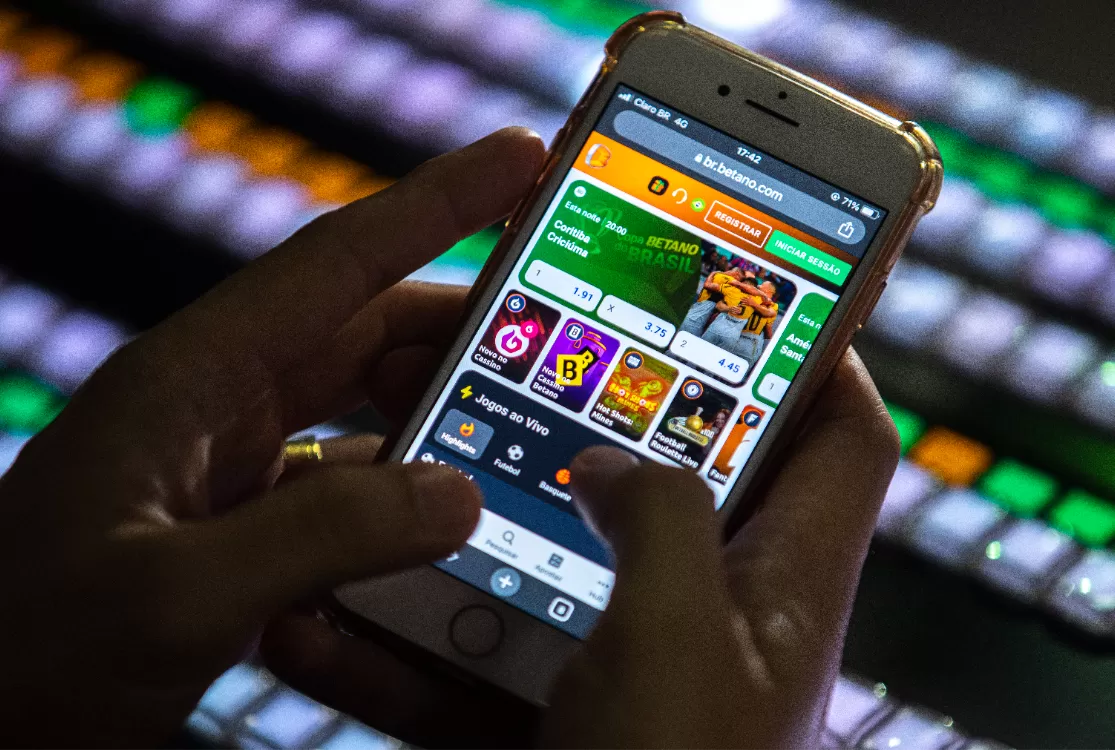 Riscos de crimes financeiros 'explodiram' desde legalização de bets, diz Febraban