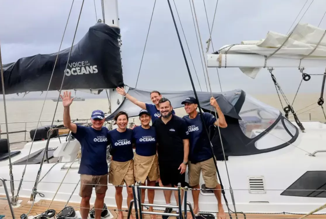 Veleiro da família Schürmann atraca em Belém, na Casa das Onze Janelas