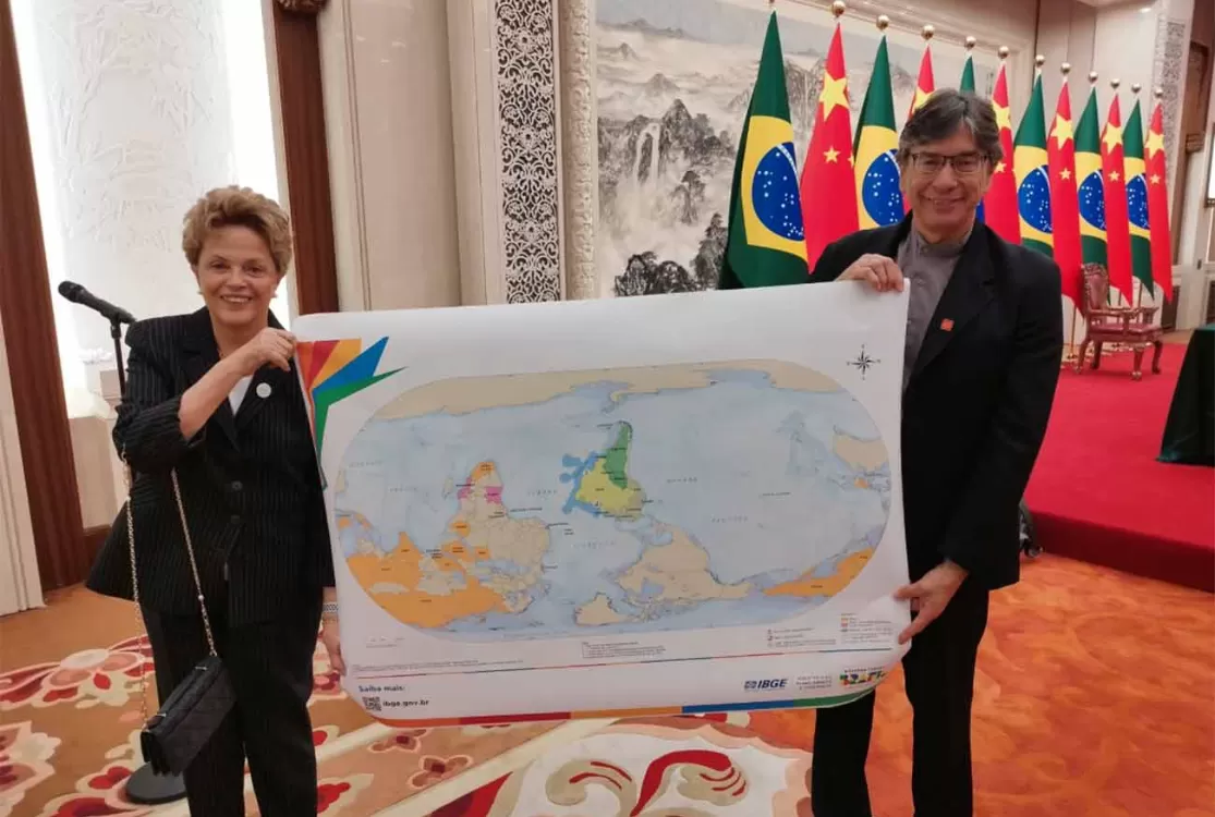 Pochmann centraliza Belém, descentraliza razão e vira mundo de cabeça pra baixo