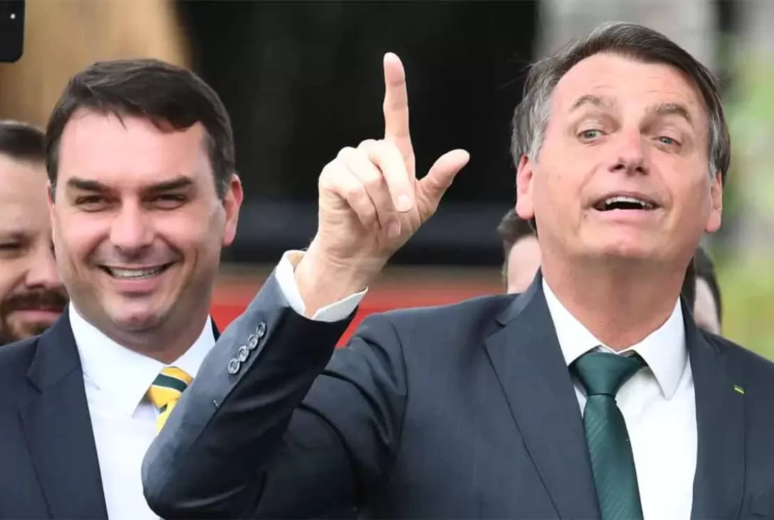 Candidatura Flávio Bolsonaro vira moeda de troca e deixa País em  impasse eleitoral