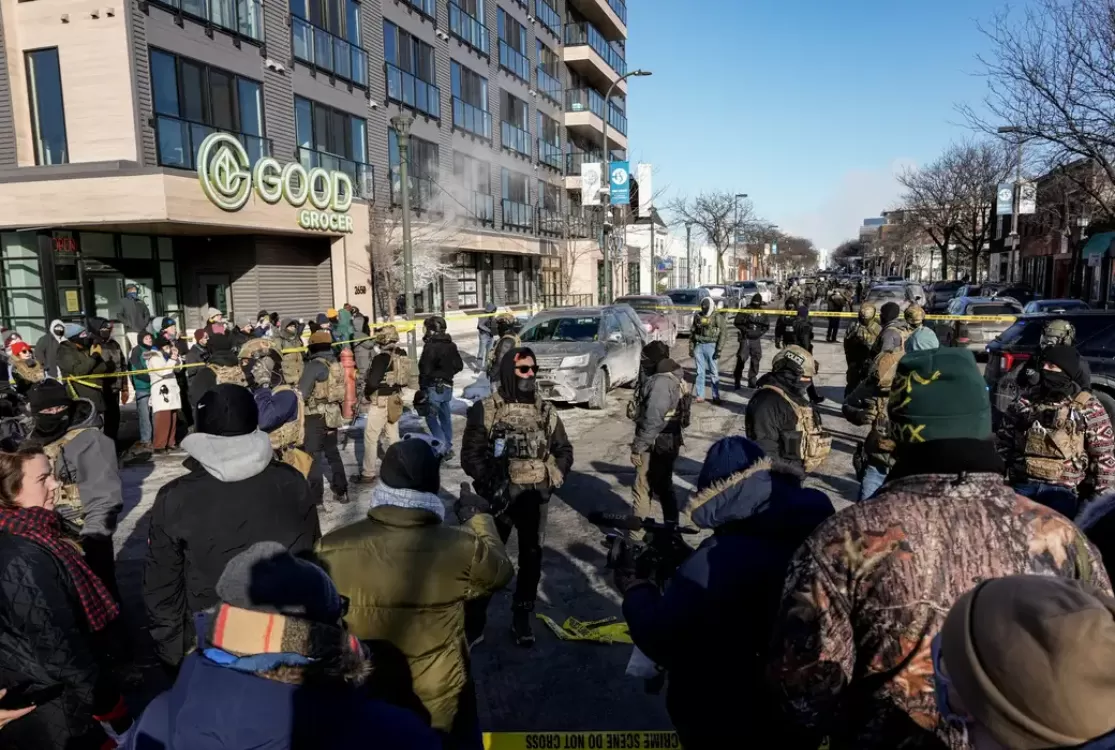 Minneapolis pede reforço para conter situação tensa na cidade após morte de enfermeiro 