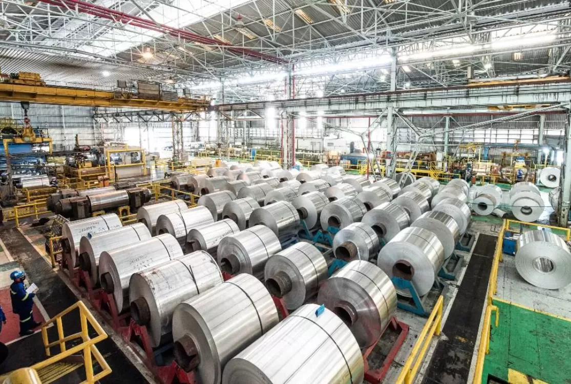 Xeque-Mate do Alumínio: Por que a Venda da CBA para a China Redefine o Setor