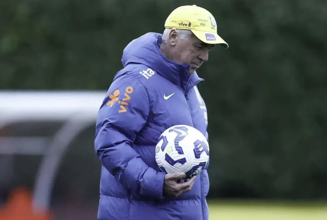 Ancelotti faz novos testes na seleção brasileira e coloca Ibañez na lateral-direita