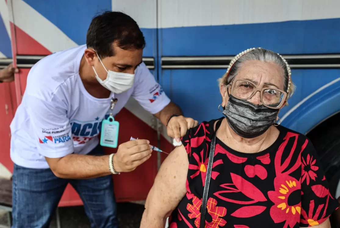 Anvisa rebate circulação de fake news e reforça segurança da vacina contra gripe