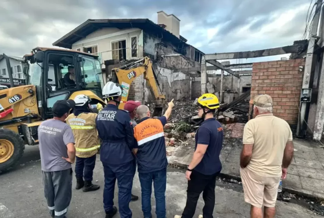 Bombeiros localizam quarta vítima de queda de avião no Rio Grande do Sul