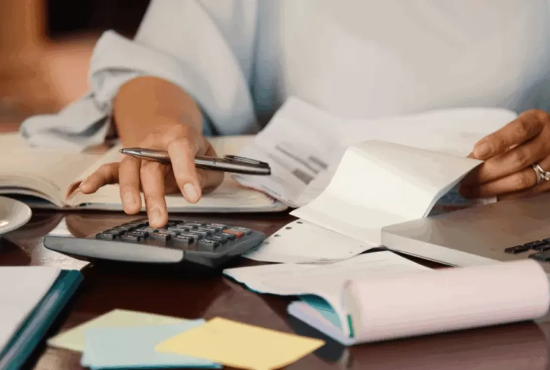 Endividamento bate recorde de 80,4% em março; inadimplência estabiliza em 29,6%