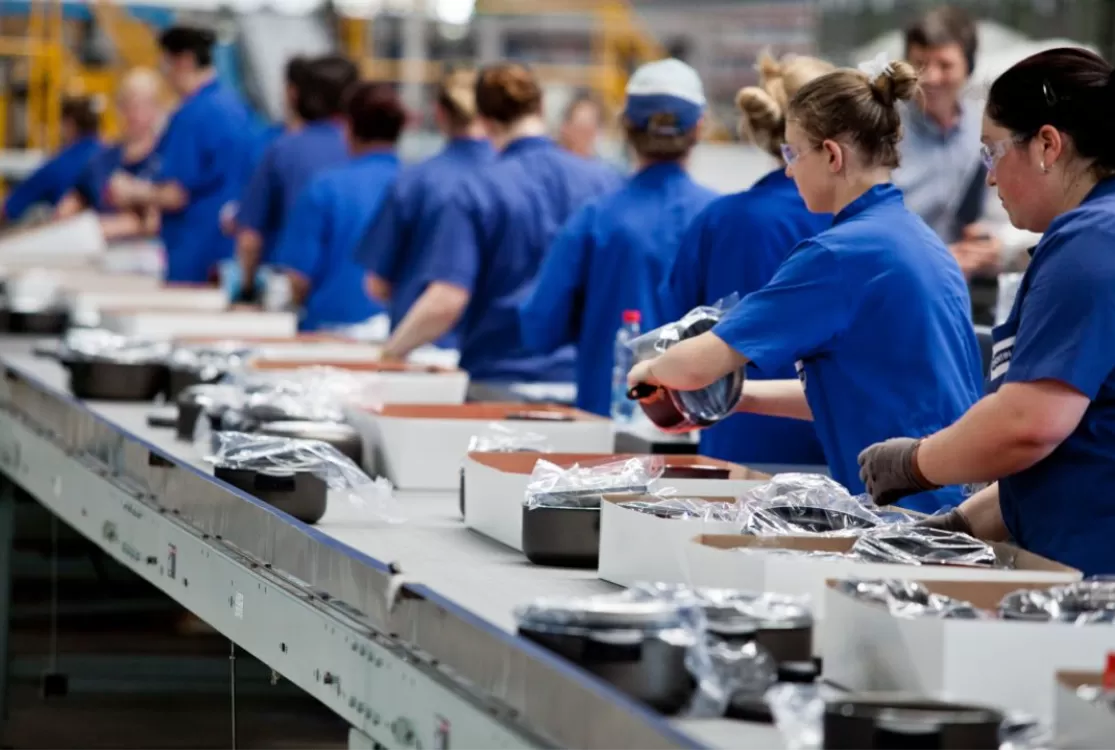 Brasil cai 40 posições no ranking mundial do crescimento industrial do IEDI