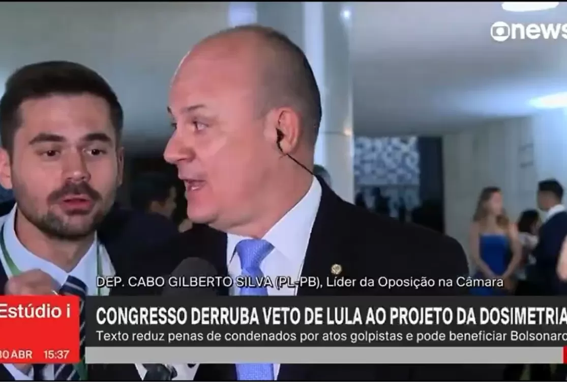 Assessor de Janones que invadiu link da Globo News para chamar 'palavrão' é exonerado
