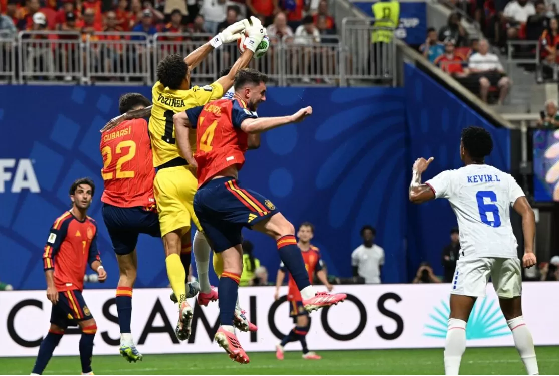 Espanha vê Vozinha brilhar, para na retranca de Cabo Verde e não sai do 0 a 0