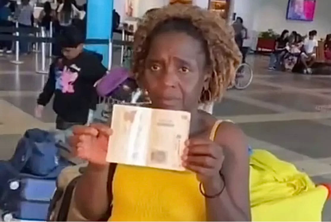 Africana está há 60 dias dormindo no chão do aeroporto de Belém sem assistência