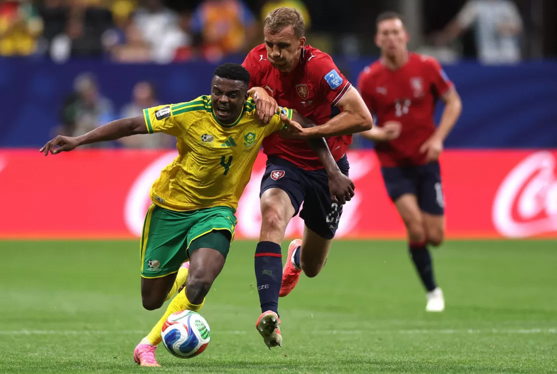 República Tcheca sai na frente, mas África do Sul arranca empate e segue viva
