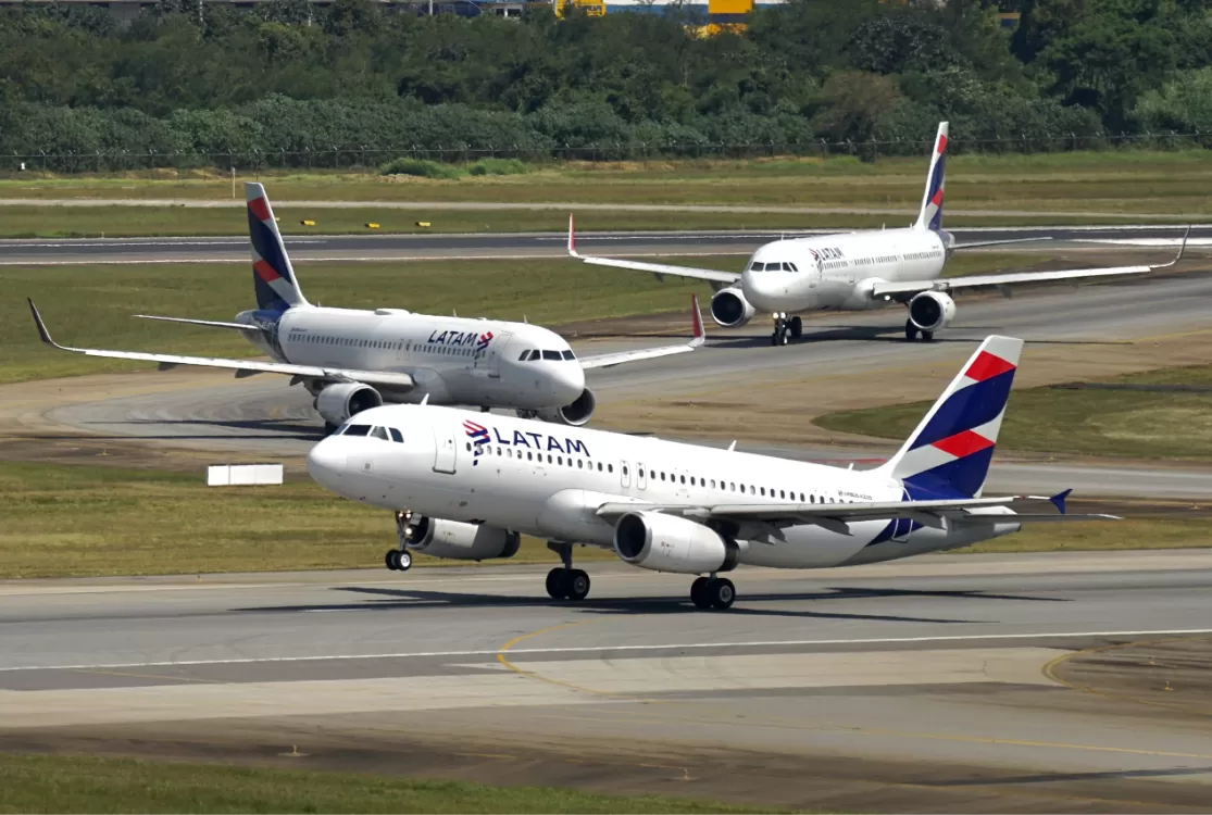 Em maio, passagens aéreas nacionais encarecem 11,2% em relação a 2025
