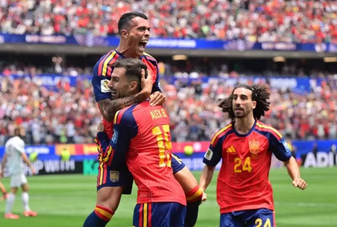 Espanha é implacável, arrasa a Áustria e vai às oitavas com brilho de Oyarzabal