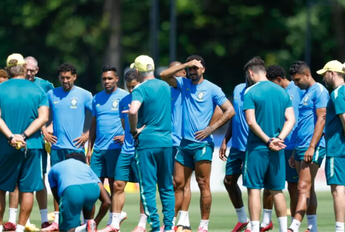Brasil faz último treino antes de encarar Noruega pelas oitavas neste domingo