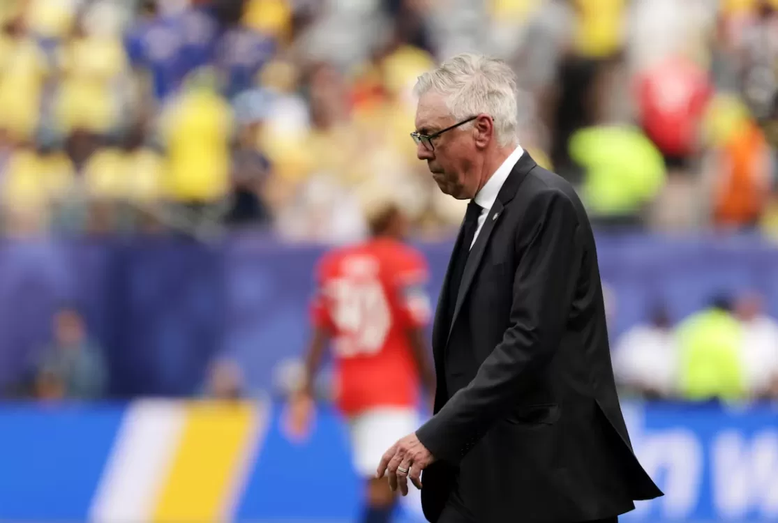 Ancelotti, técnico de maior salário da Copa, fracassa em primeiro grande teste