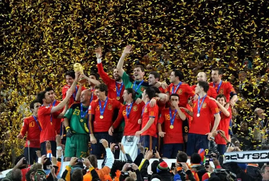 Fifa monta a 'seleção dos sonhos' da Copa com Vozinha e apenas três campeões