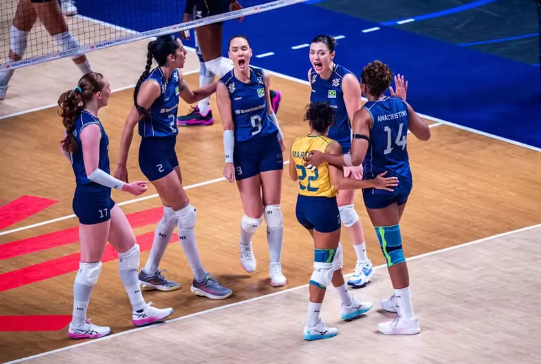 Seleção feminina vence Itália e pega Turquia na final da Liga das Nações de Vôlei