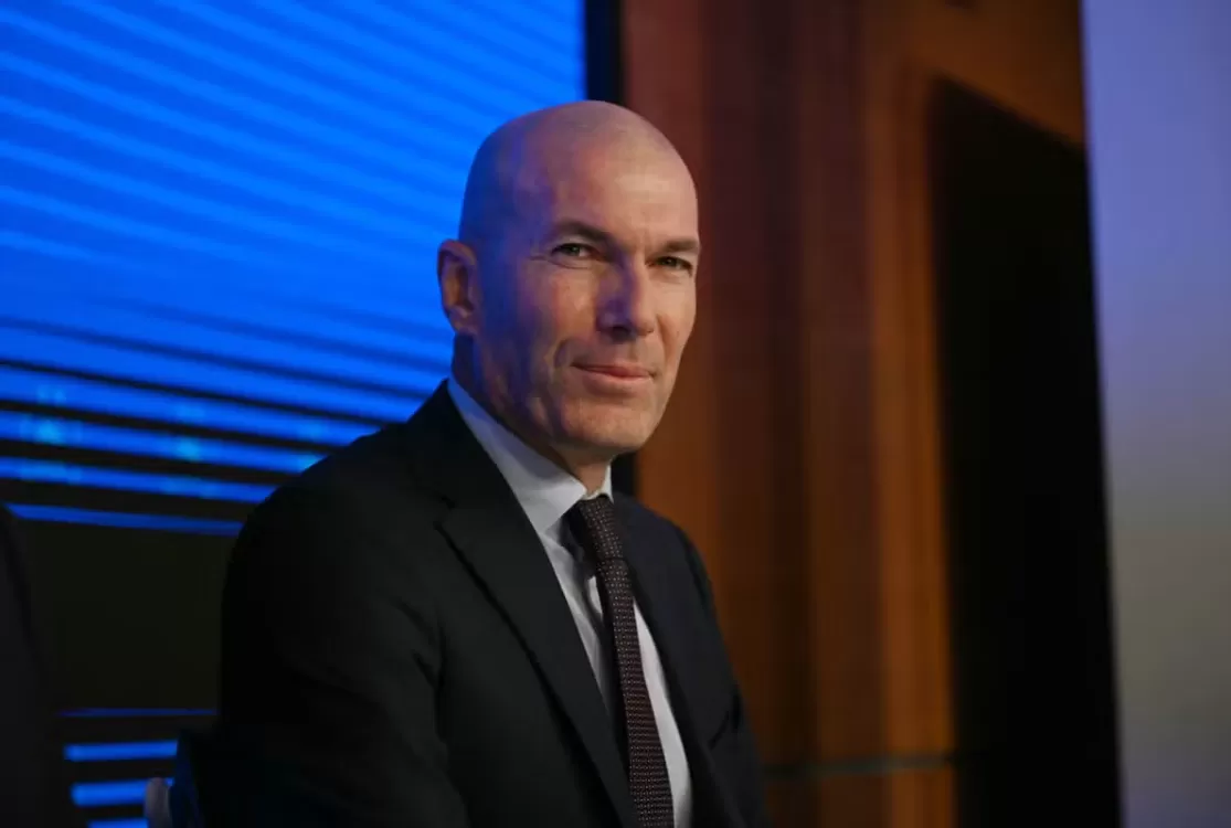 Seleção francesa oficializa nome de Zinedine Zidane como novo treinador