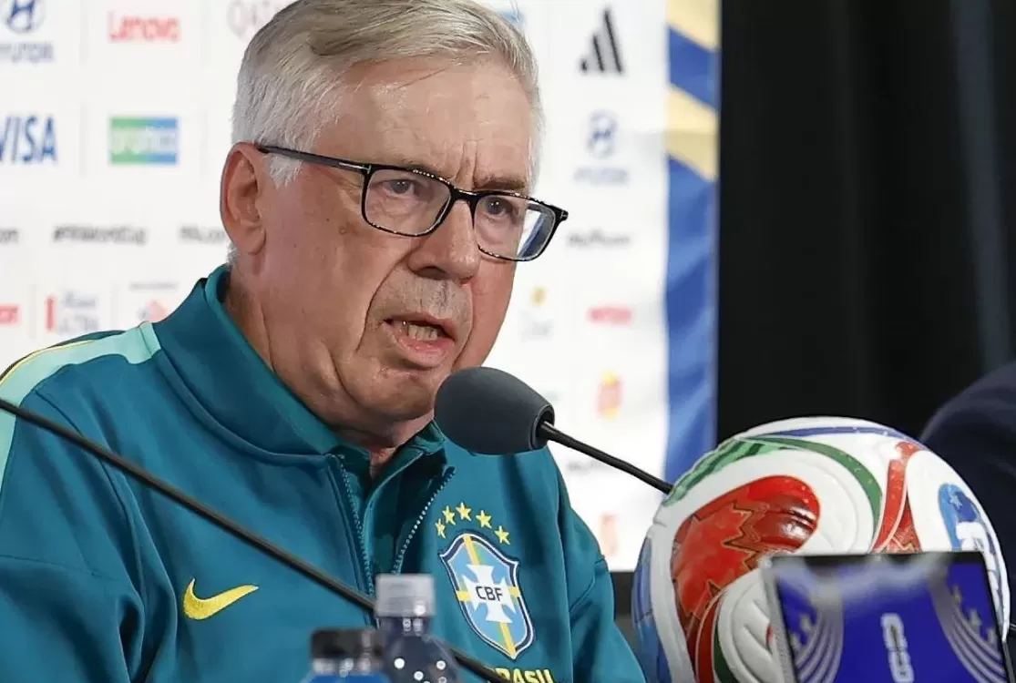 Ancelotti retorna ao Brasil e inicia planejamento da seleção até Copa de 2030