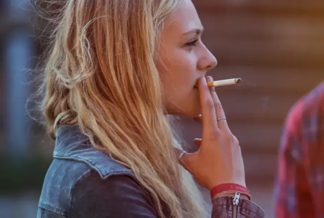 Tabagismo é maior entre jovens de 16 a 24 anos no Brasil, alerta pesquisa