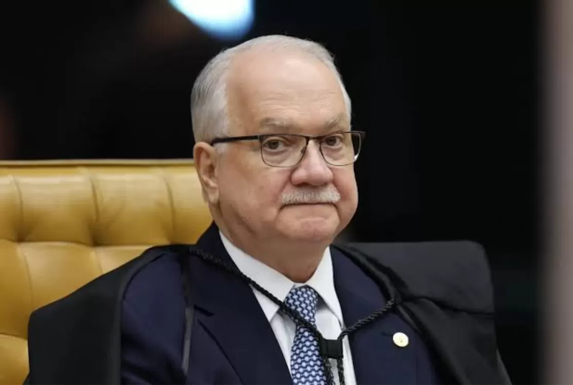 Fachin tira do inquérito das fake news investigação de Mendonça pedida por Moraes
